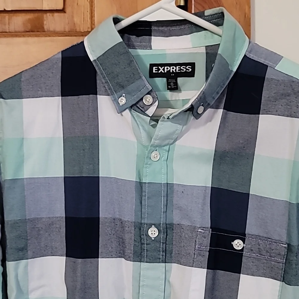 Express button up - Picture 2 of 5